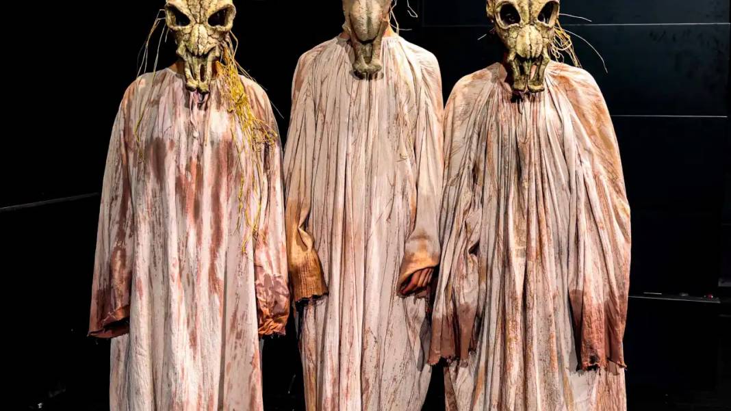 Antalya Şehir Tiyatroları 42. Kez Perdelerini Açıyor 8